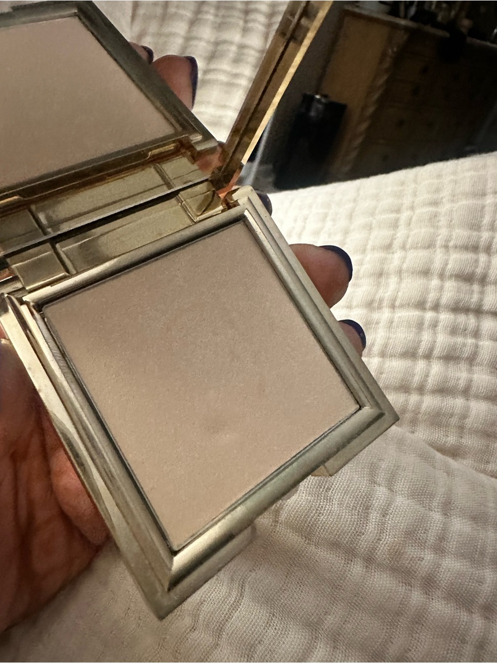 Chantecaille Gold Leaf Compact - Picture 5 of 8